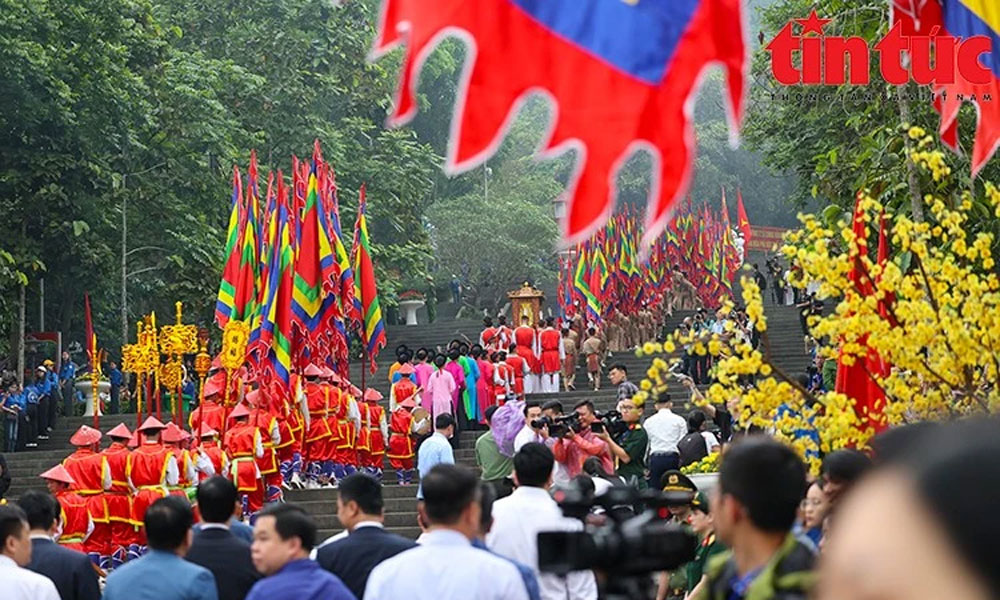 Hung Kings Commemoration Day contributes to promoting heritage